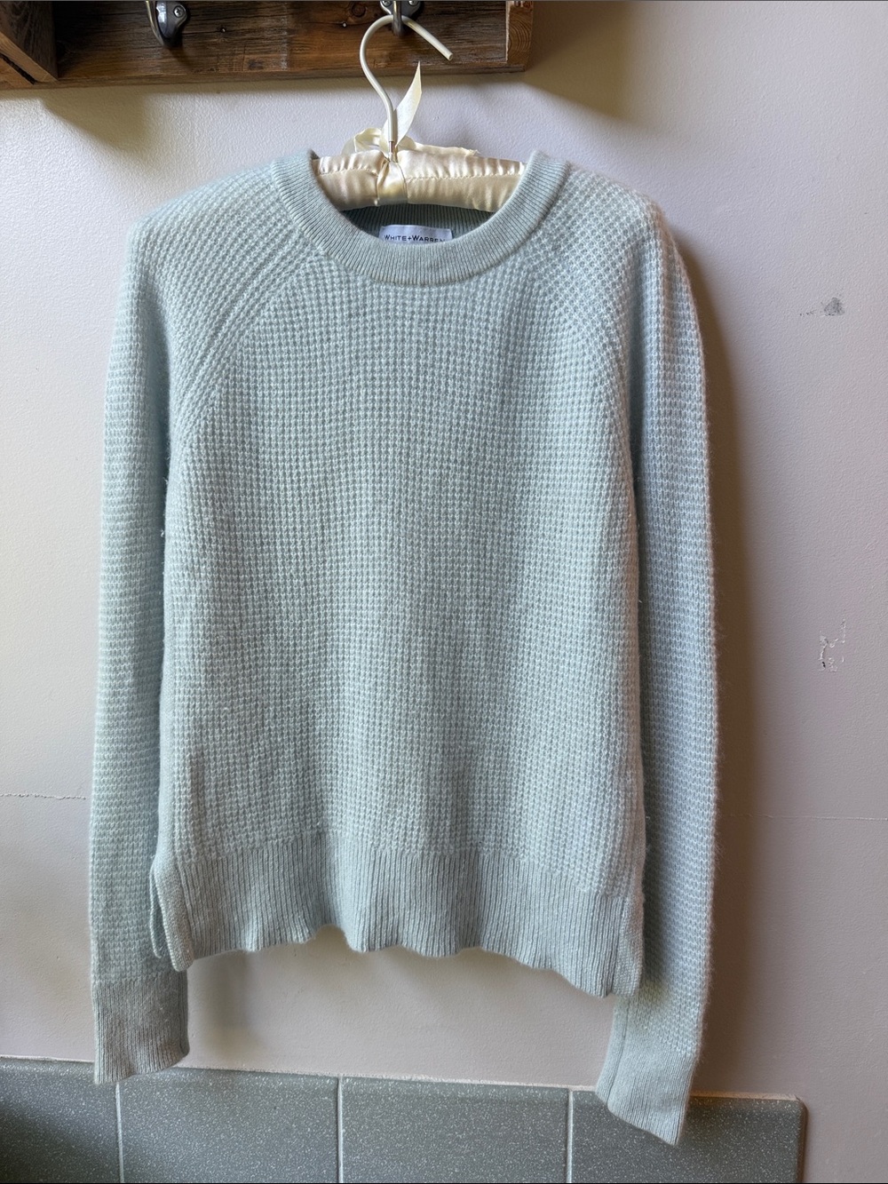 White + Warren 100% Cashmere Waffle Knit Sweater Sage Green Side Slit Crewneck S